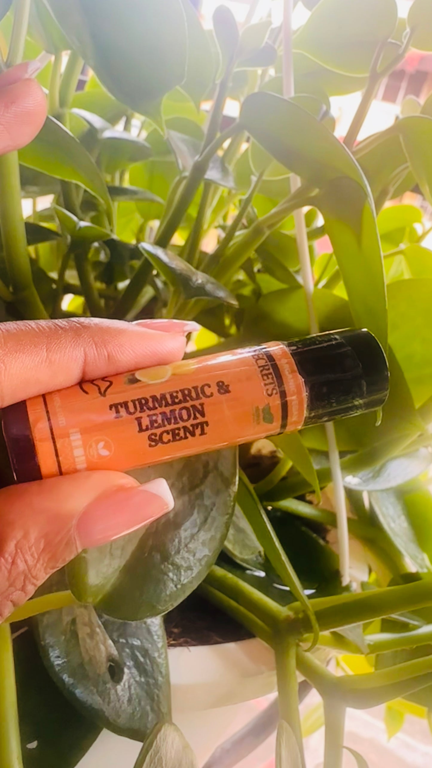 TURMERIC BRIGTHENING LIP BALM