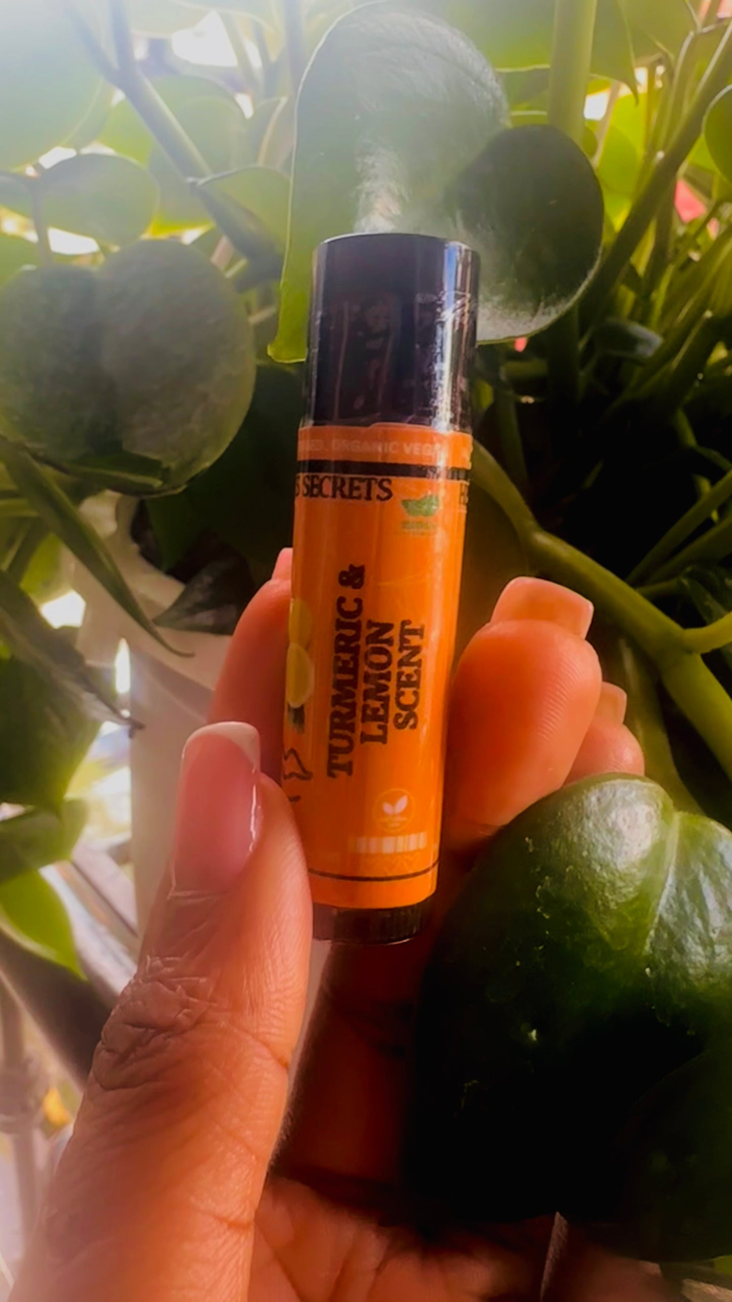 TURMERIC BRIGTHENING LIP BALM