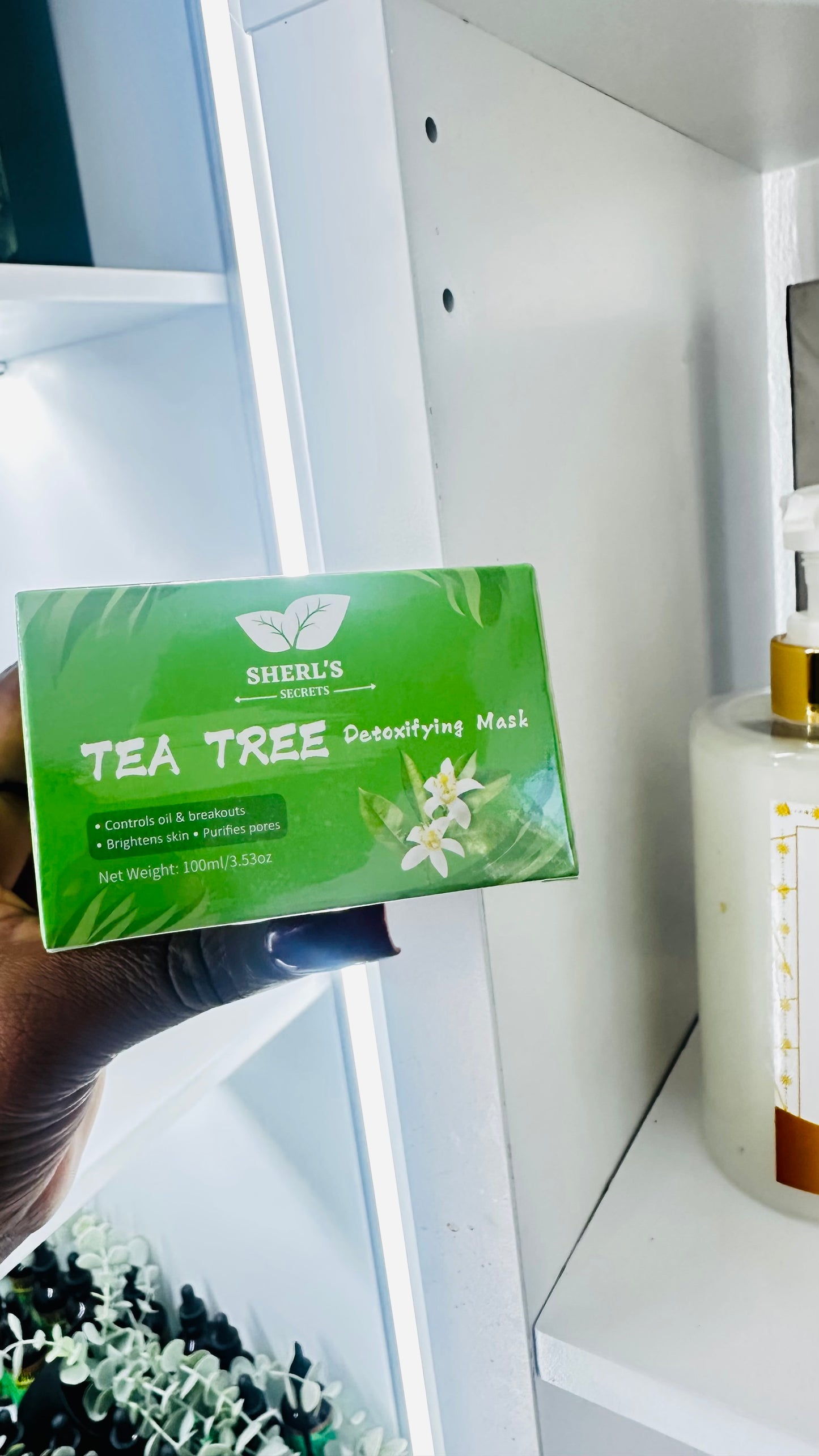 🌿 Tea Tree Detoxifying Mask
